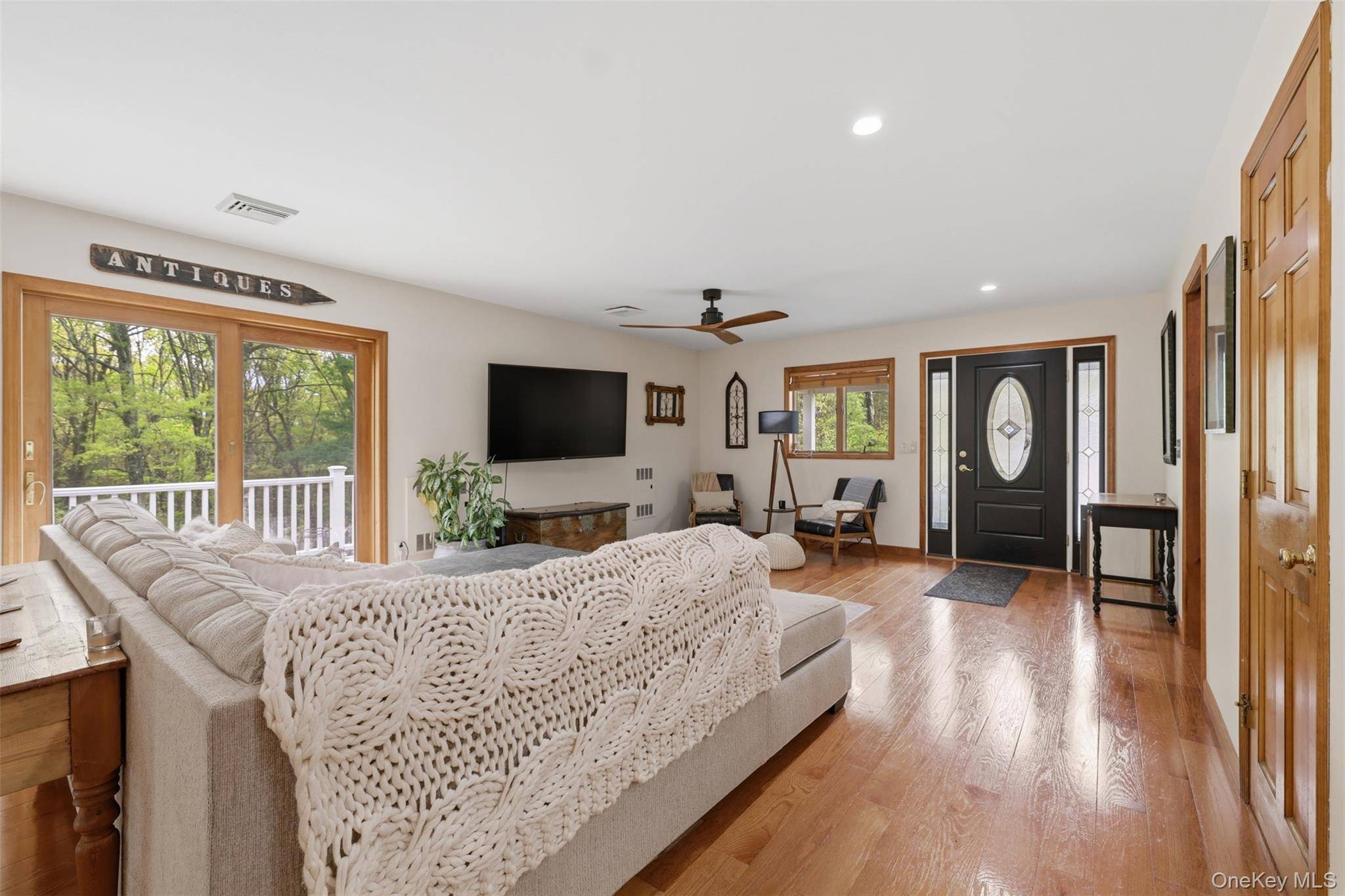 3 Bedroom Home for Sale in Red Hook - New York - USA - 4