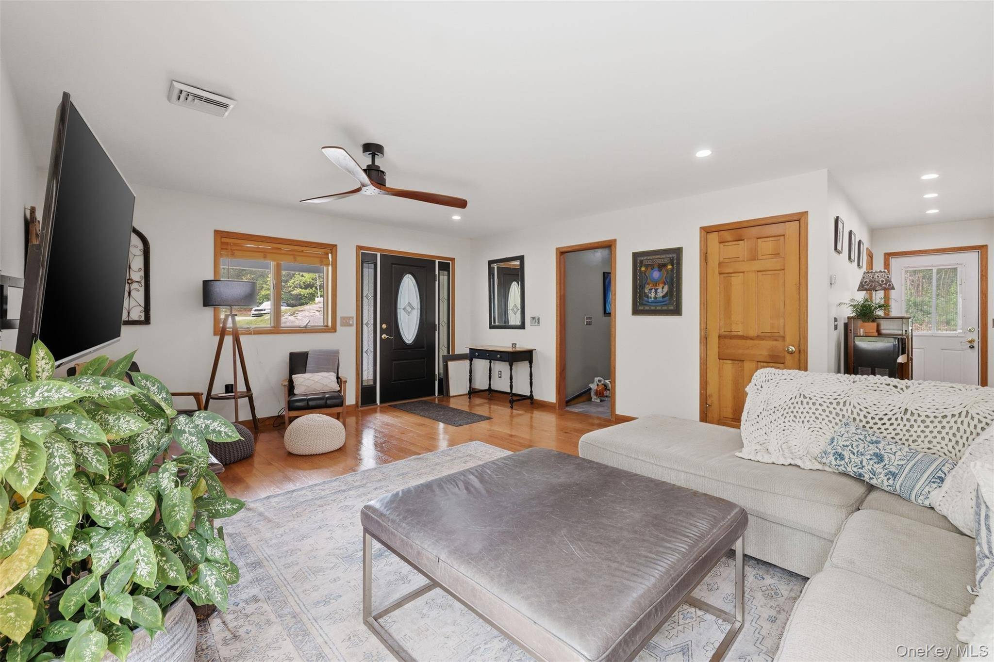 3 Bedroom Home for Sale in Red Hook - New York - USA - 5