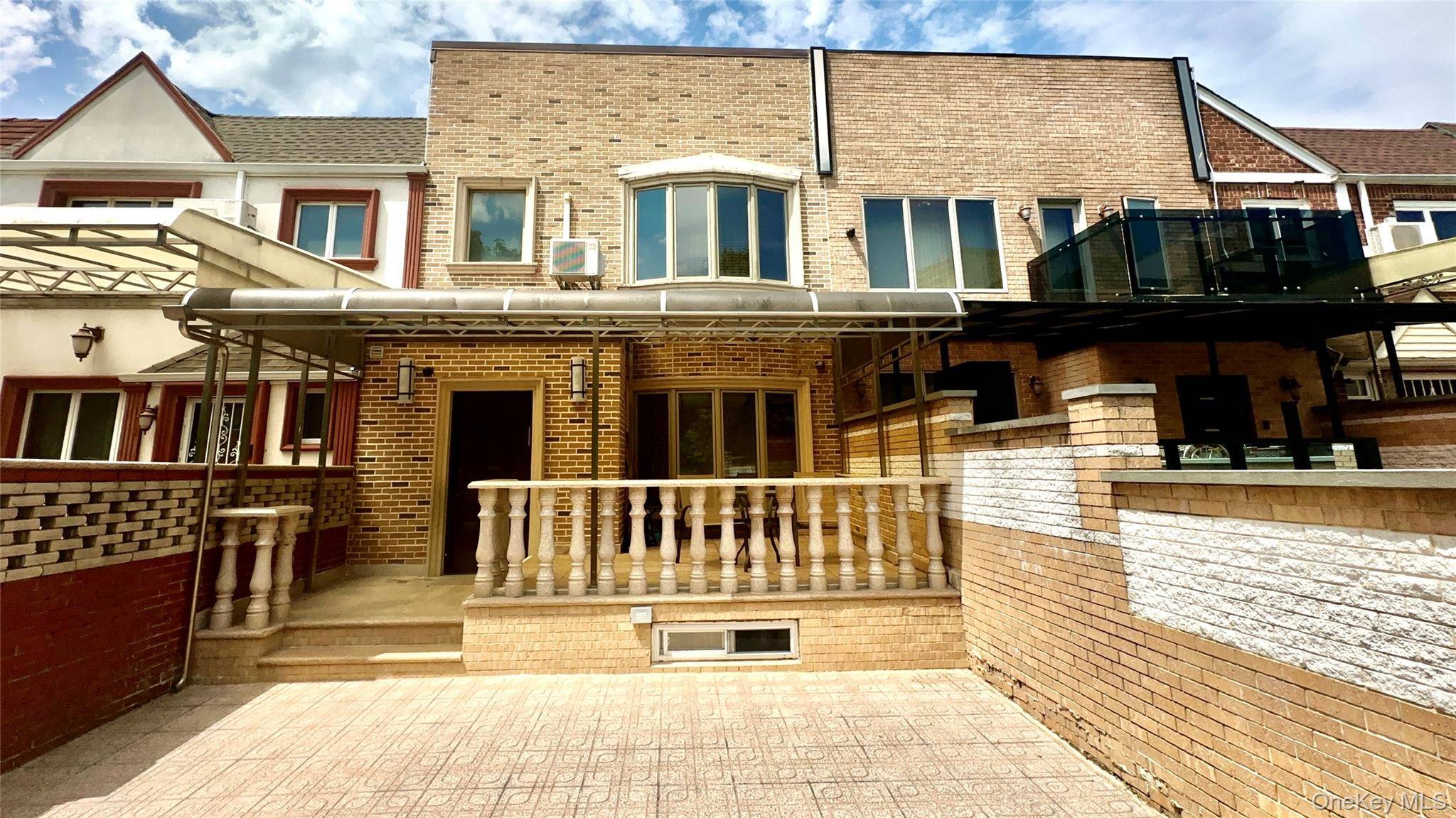 3 Bedroom Home for Sale in Rego Park - New York - USA - 2