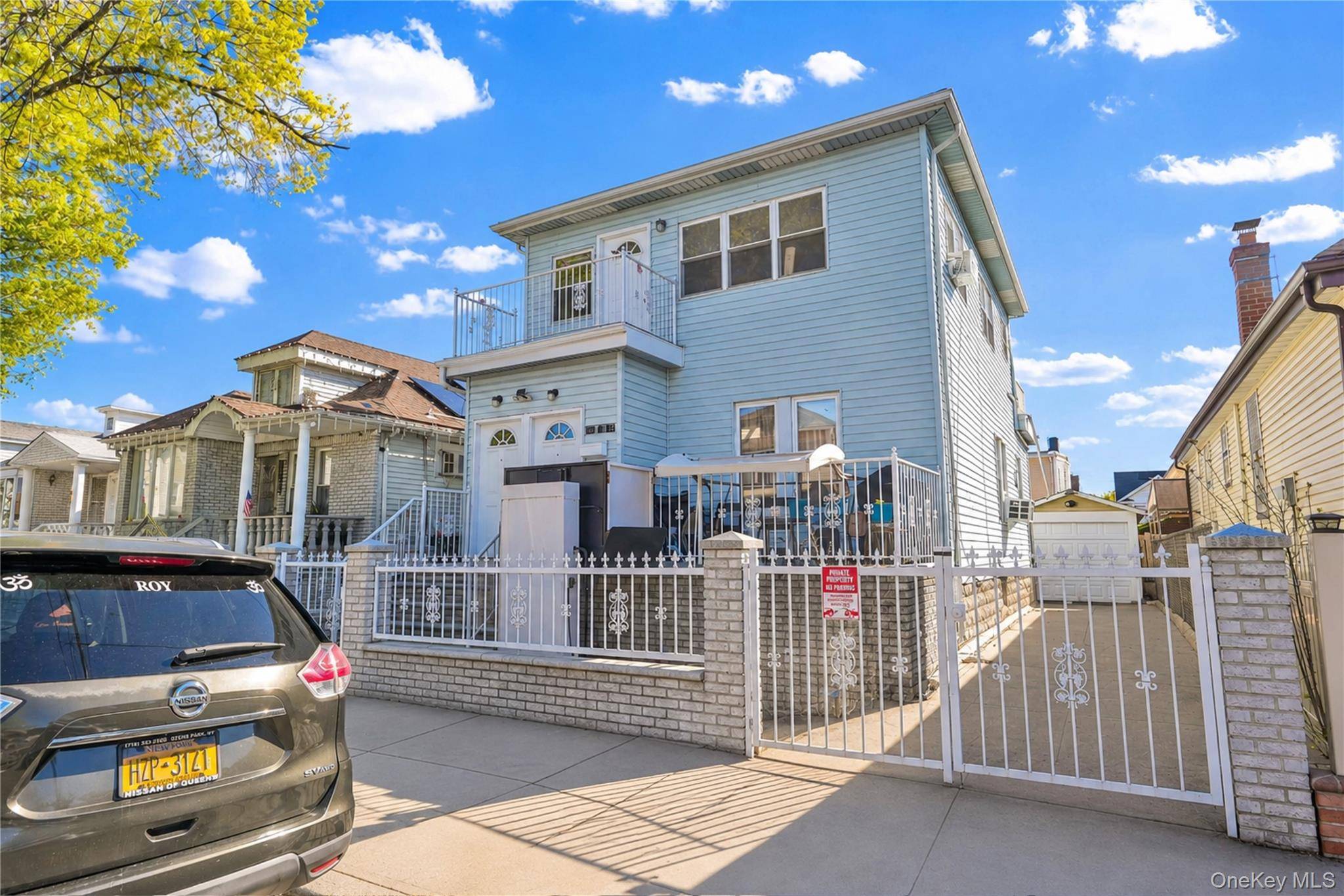 Casa de 3 Dormitorios en Venta en Richmond Hill S. - Nueva York - EE. UU. - 2