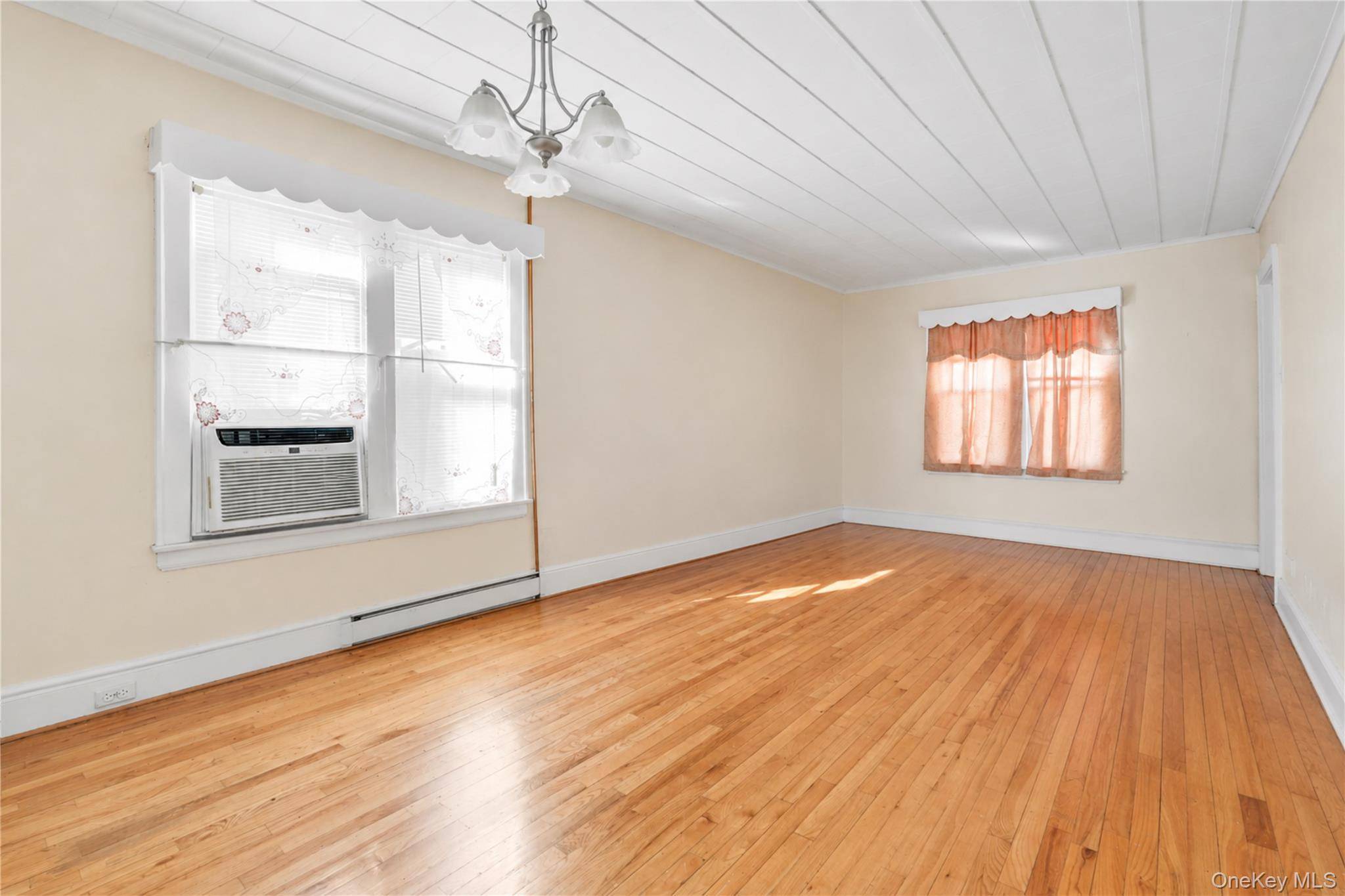 Casa de 3 Dormitorios en Venta en Richmond Hill S. - Nueva York - EE. UU. - 5