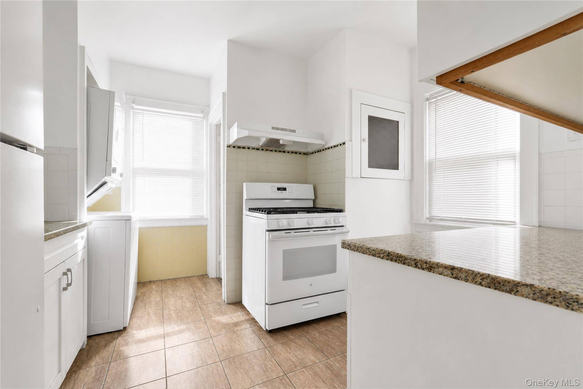 Casa de 3 Dormitorios en Venta en Richmond Hill S. - Nueva York - EE. UU. - 6