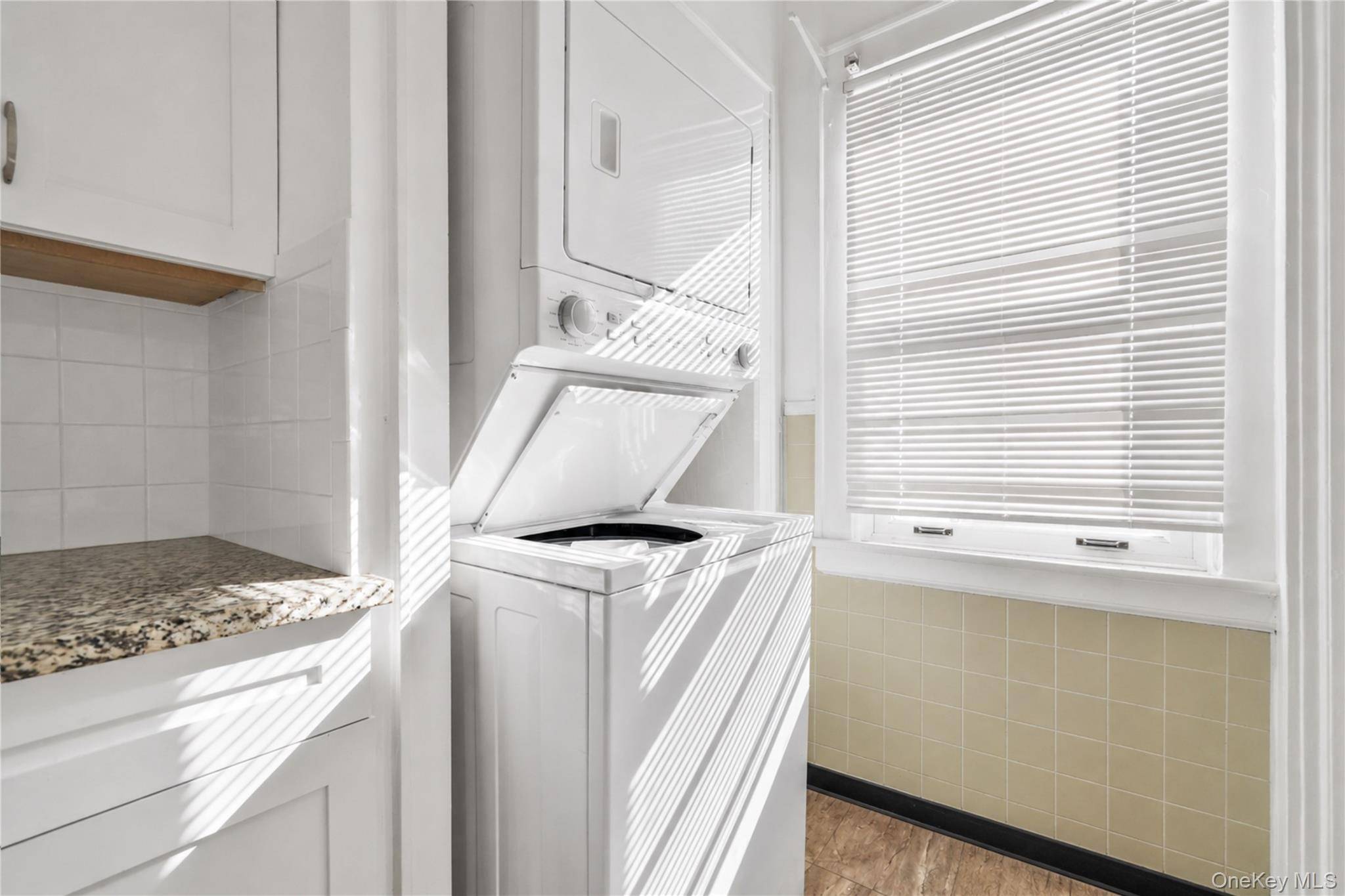 Casa de 3 Dormitorios en Venta en Richmond Hill S. - Nueva York - EE. UU. - 7
