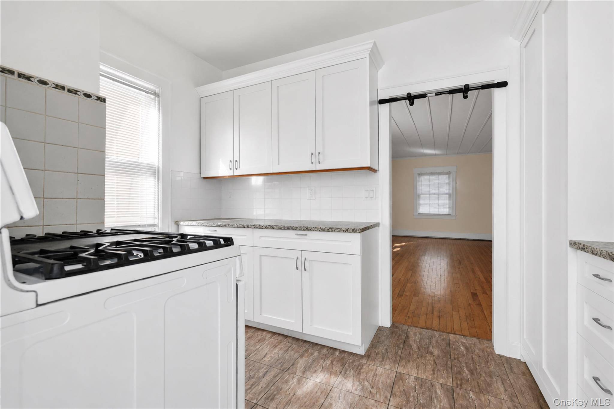 Casa de 3 Dormitorios en Venta en Richmond Hill S. - Nueva York - EE. UU. - 8
