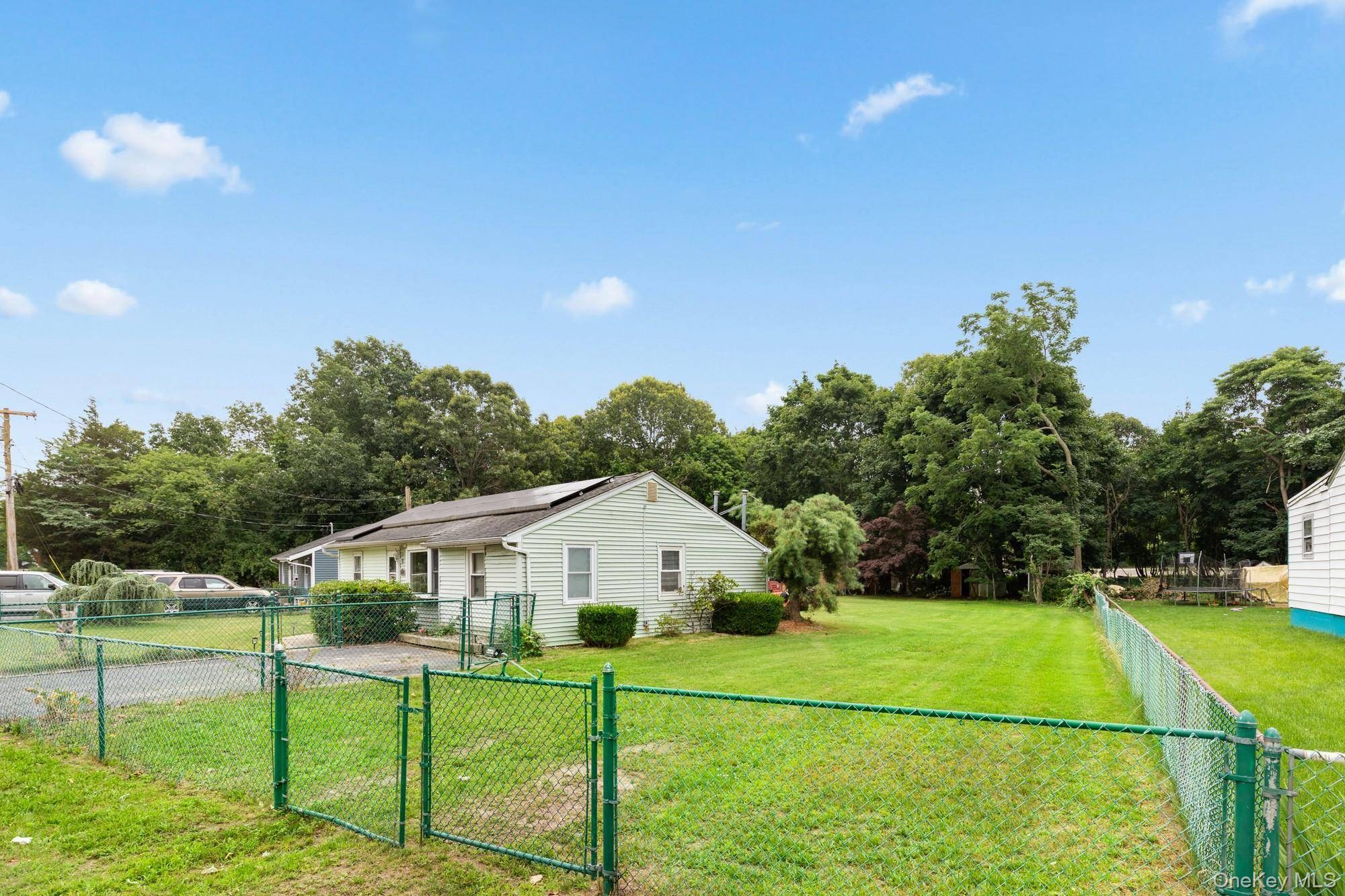 Casa com 3 Quartos à Venda em Riverhead - Nova Iorque - EUA - 2