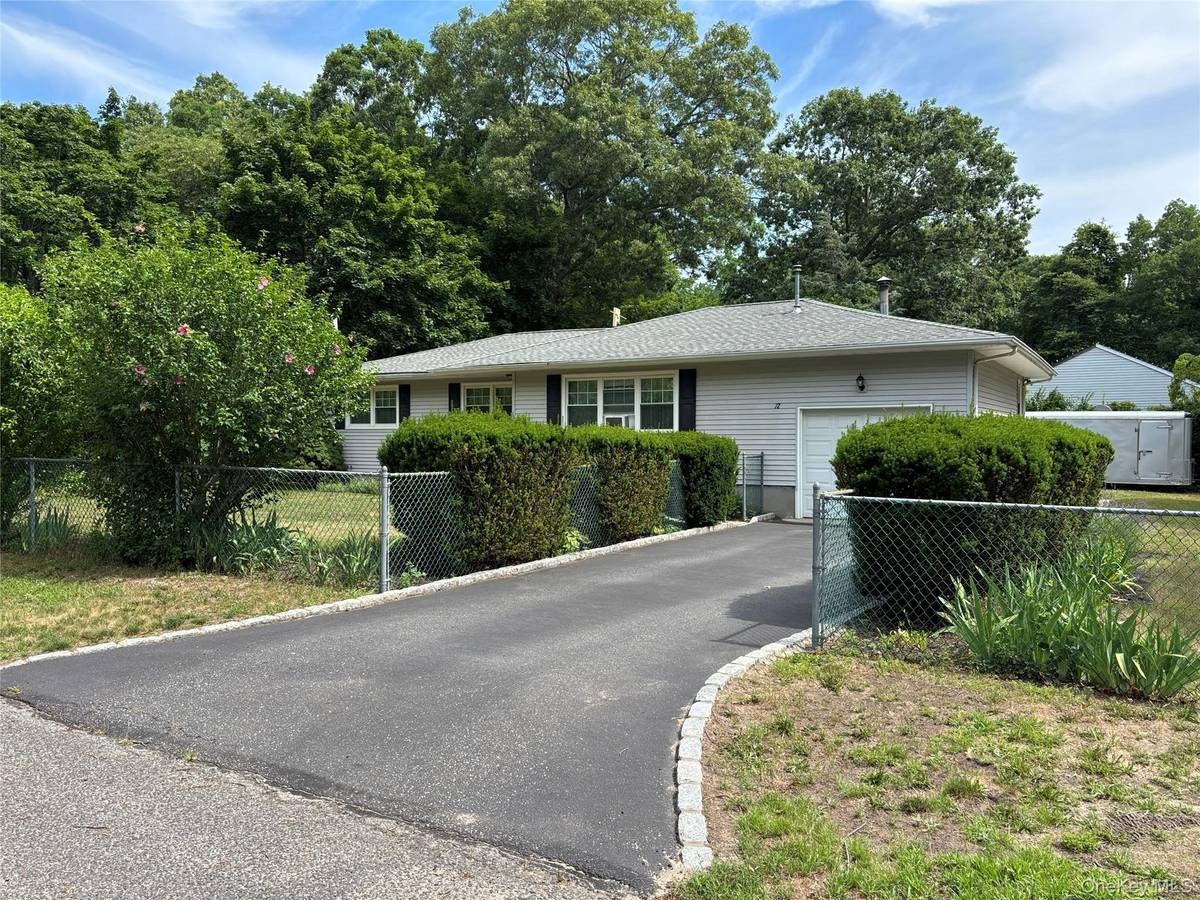 Casa com 3 Quartos à Venda em Riverhead - Nova Iorque - EUA - 1