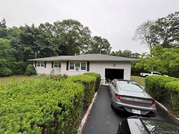 Casa com 3 Quartos à Venda em Riverhead - Nova Iorque - EUA - 2