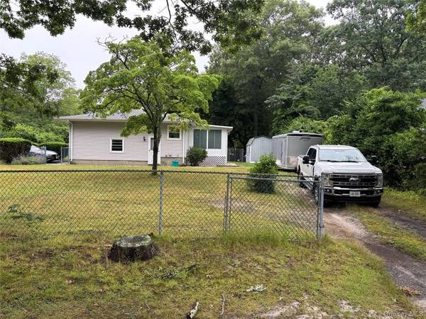 Casa com 3 Quartos à Venda em Riverhead - Nova Iorque - EUA - 4