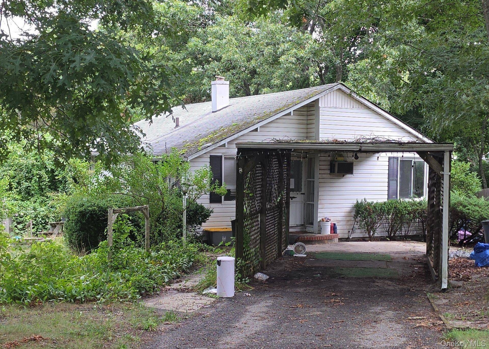 Casa com 3 Quartos à Venda em Riverhead - Nova Iorque - EUA - 1