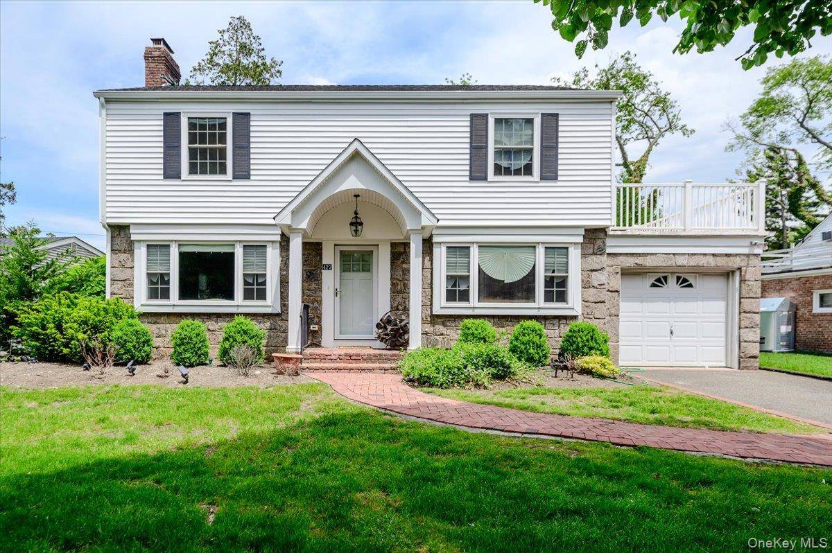 Casa com 3 Quartos à Venda em Rockville Centre - Nova Iorque - EUA - 1
