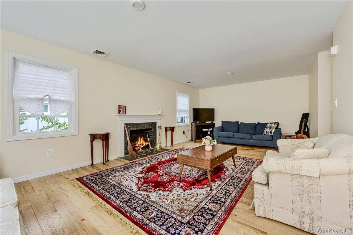 Casa com 3 Quartos à Venda em Rockville Centre - Nova Iorque - EUA - 4