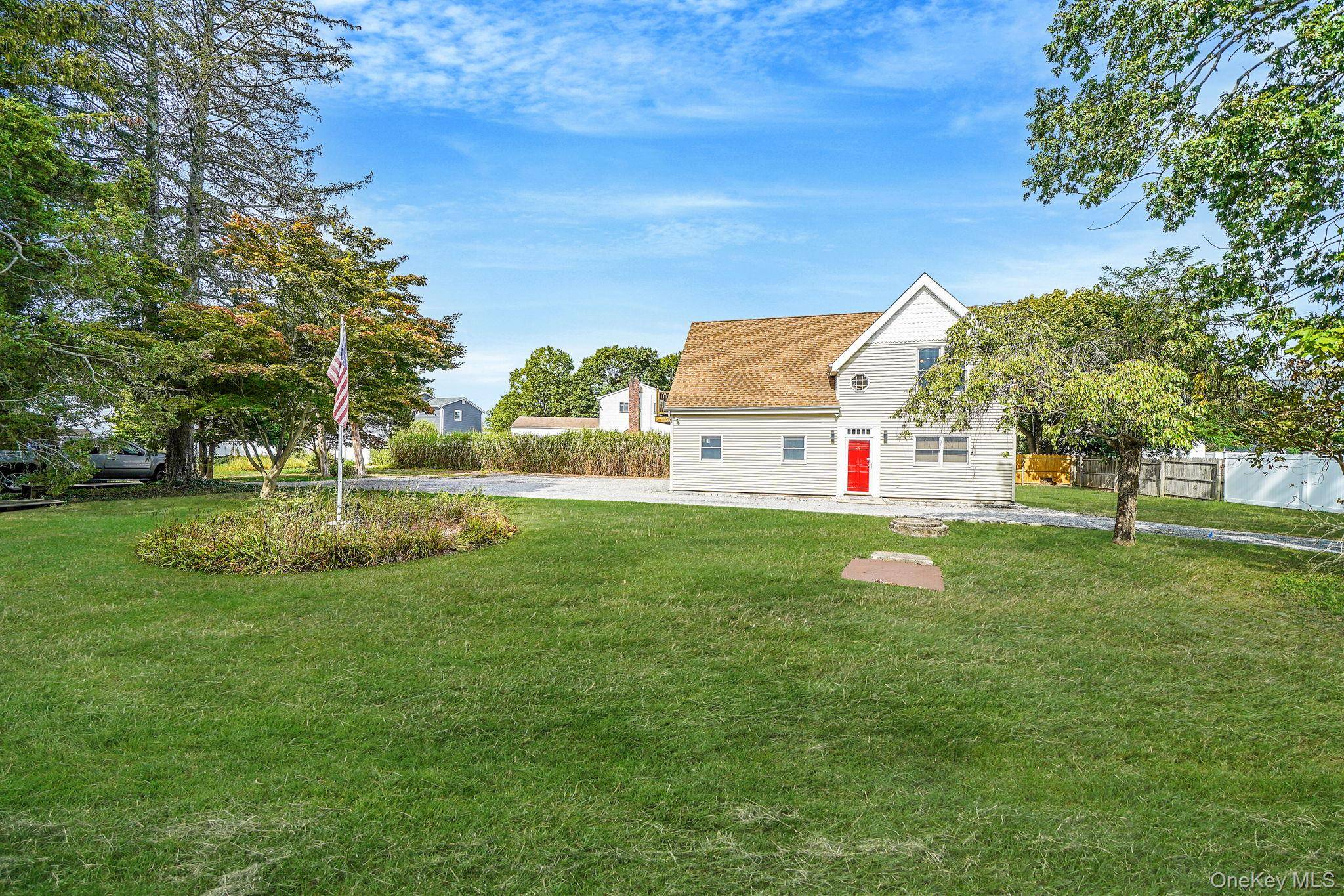 Casa com 3 Quartos à Venda em Ronkonkoma - Nova Iorque - EUA - 2