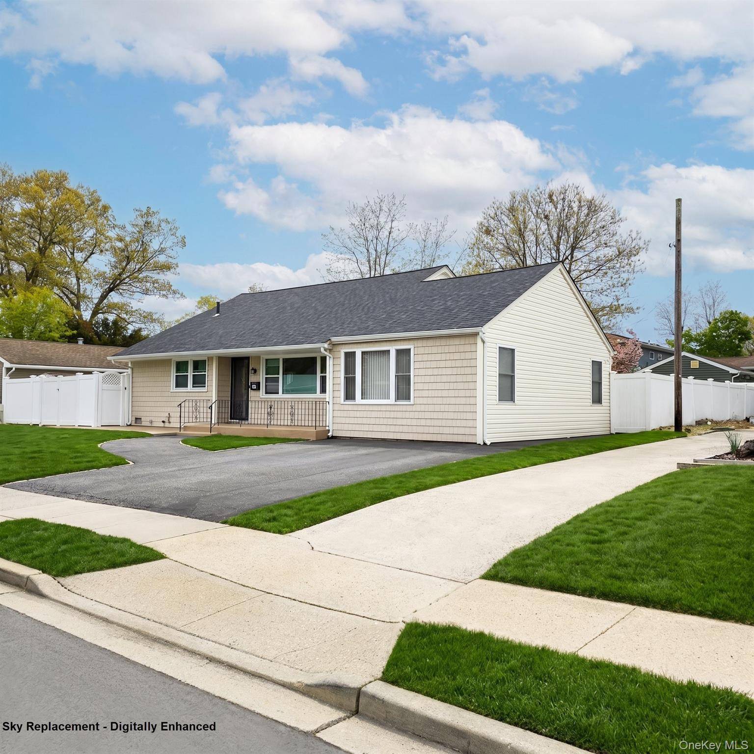 3 Bedroom Home for Sale in Roosevelt - New York - USA - 2