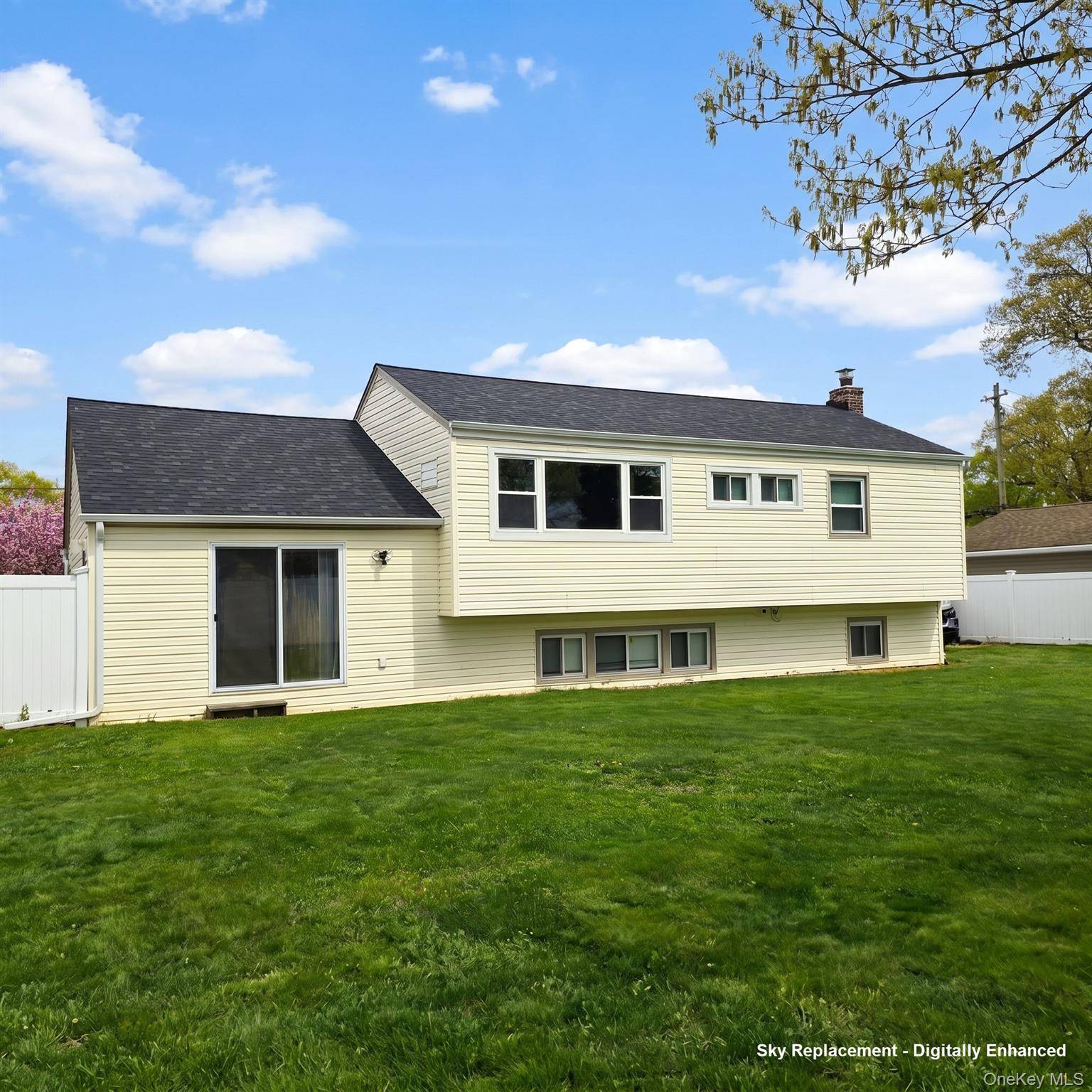 3 Bedroom Home for Sale in Roosevelt - New York - USA - 3