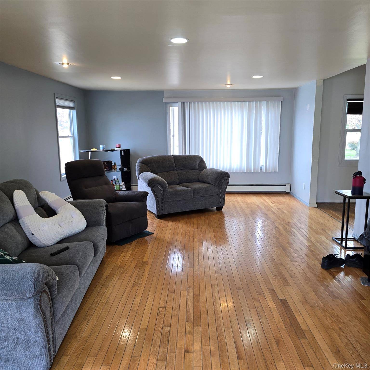 3 Bedroom Home for Sale in Roosevelt - New York - USA - 5