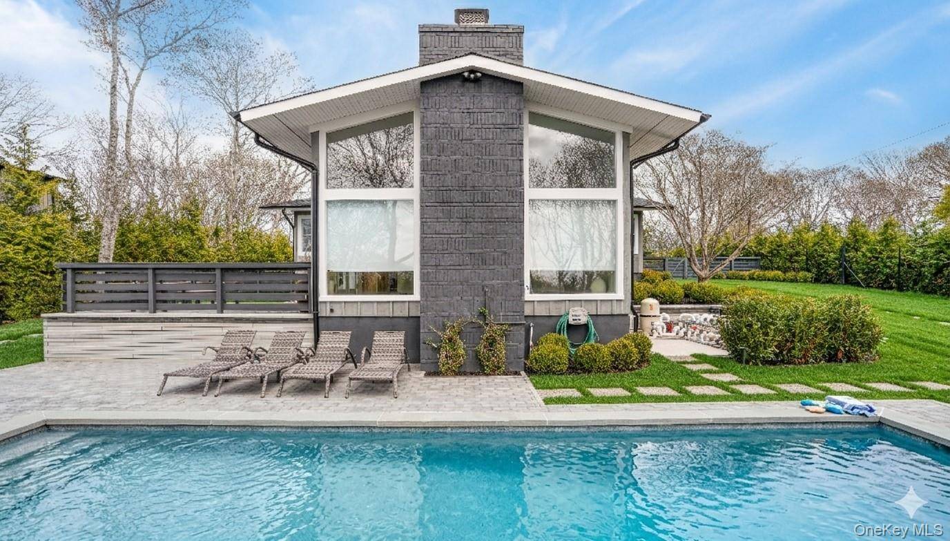 3 Bedroom Home for Sale in Sag Harbor - New York - USA - 2
