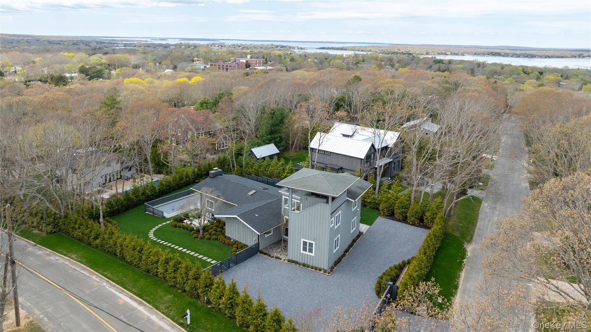 3 Bedroom Home for Sale in Sag Harbor - New York - USA - 4