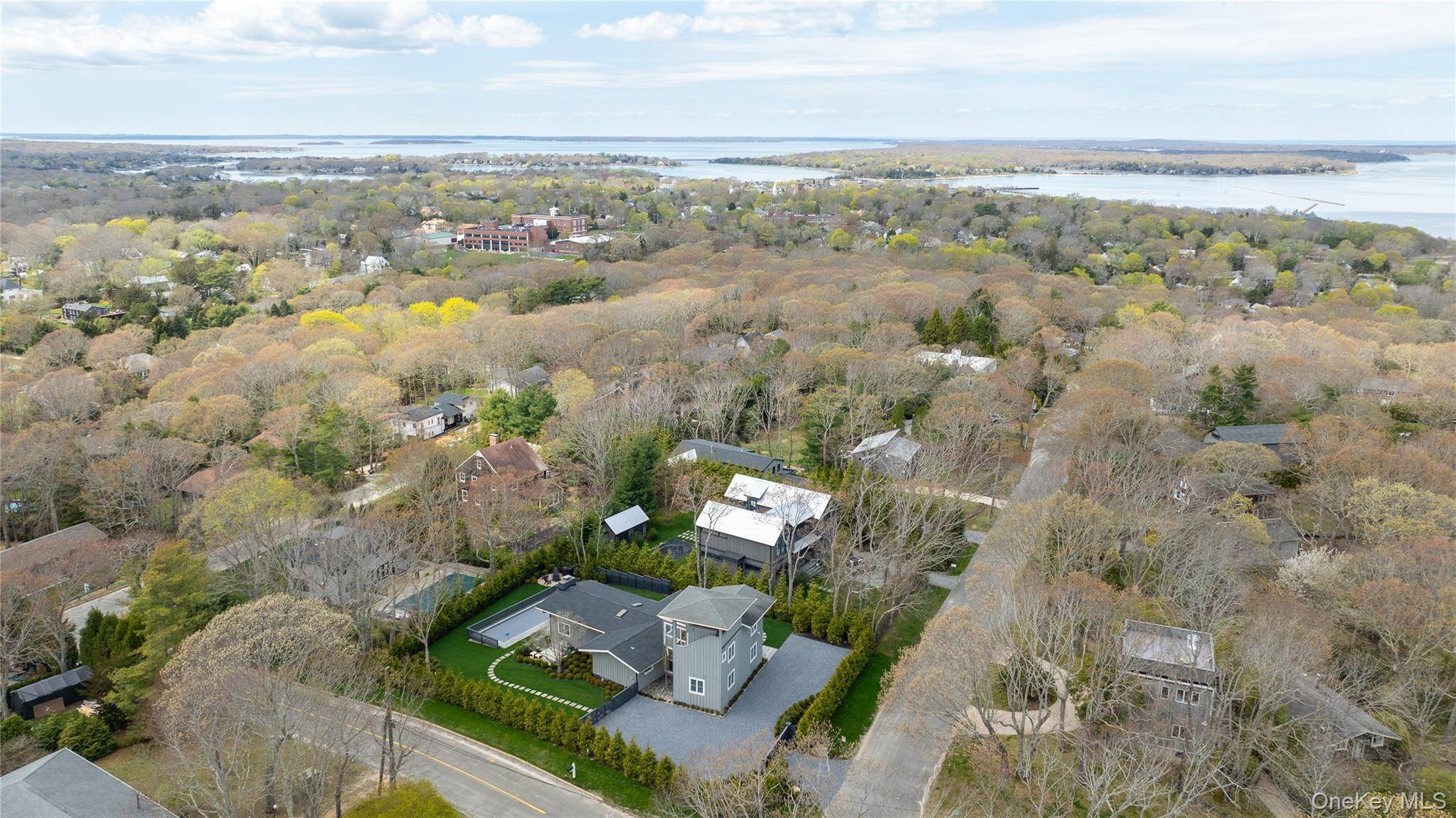 3 Bedroom Home for Sale in Sag Harbor - New York - USA - 5
