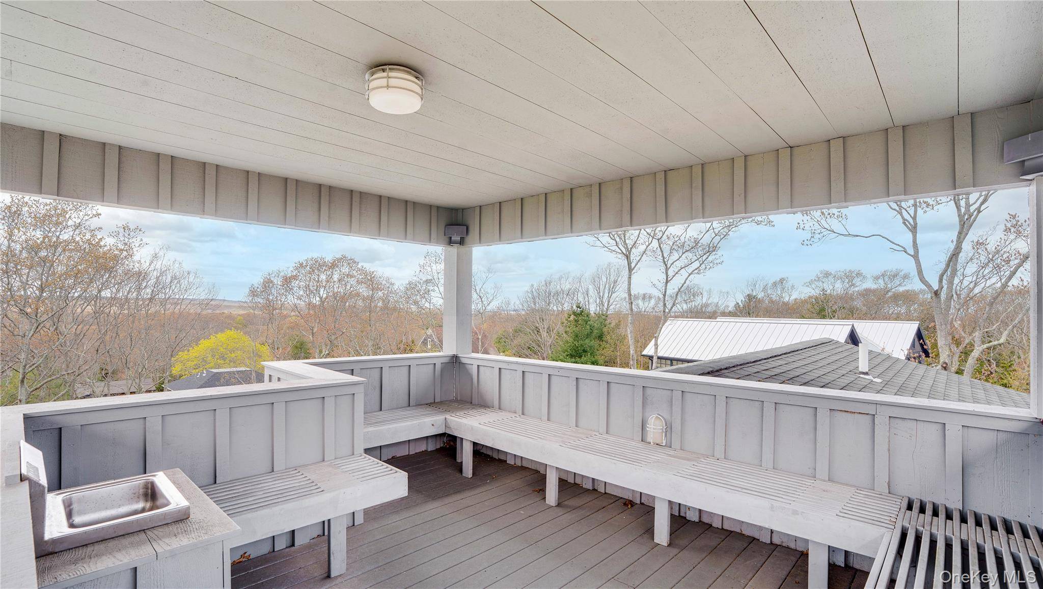 3 Bedroom Home for Sale in Sag Harbor - New York - USA - 8