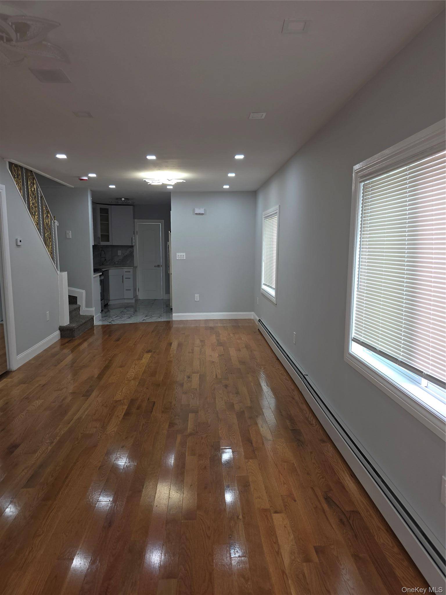Casa com 3 Quartos à Venda em Saint Albans - Nova Iorque - EUA - 4