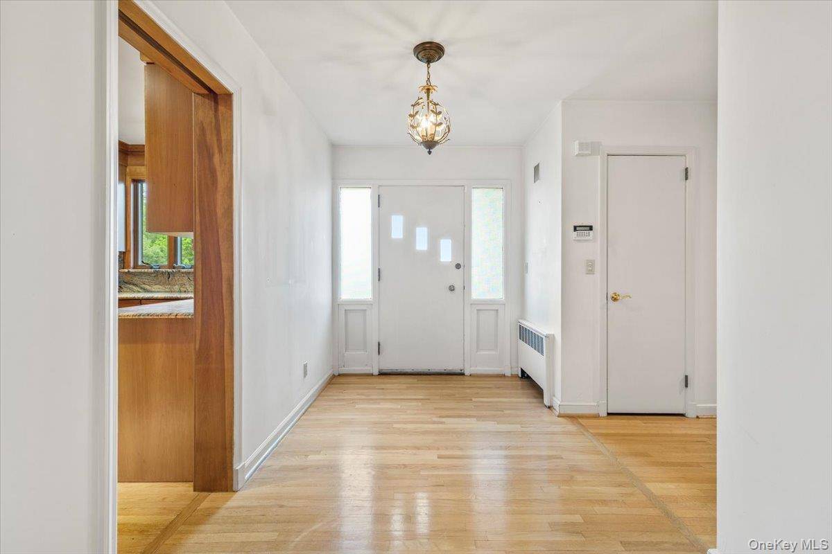 Casa de 3 Dormitorios en Venta en Scarsdale - Nueva York - EE. UU. - 2