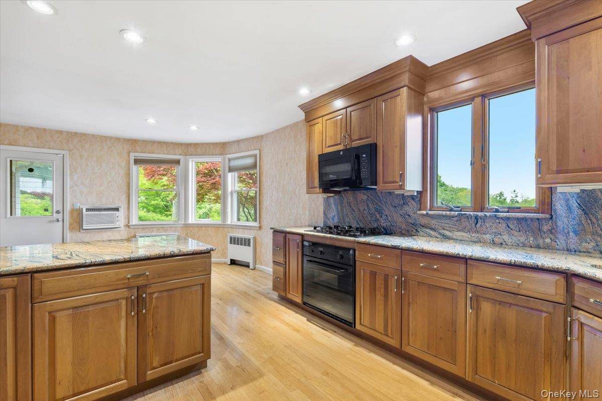 Casa de 3 Dormitorios en Venta en Scarsdale - Nueva York - EE. UU. - 3