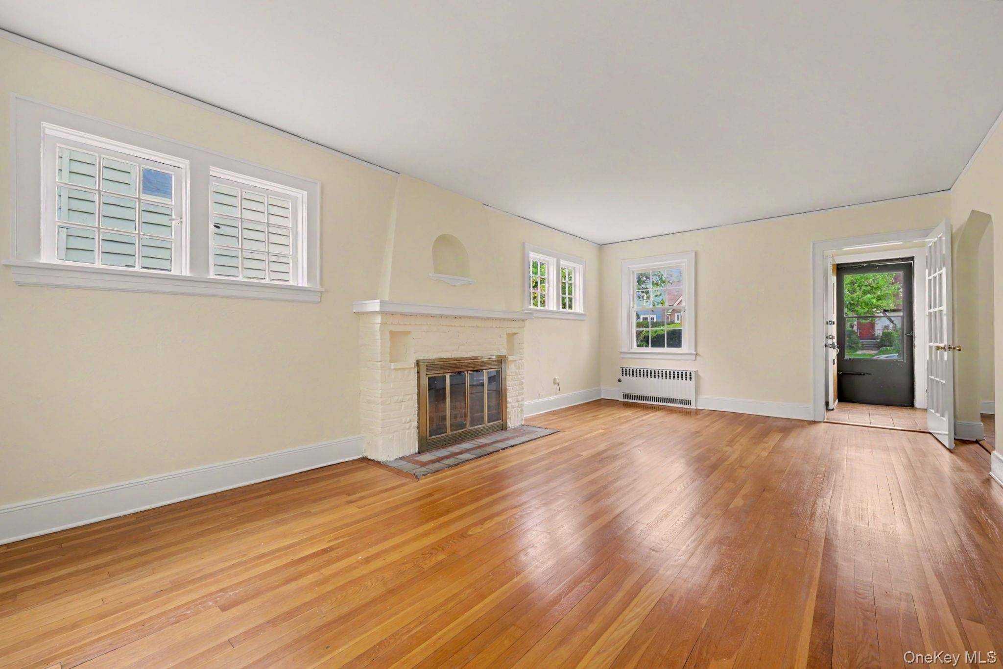 3 Bedroom Home for Sale in Scarsdale - New York - USA - 3