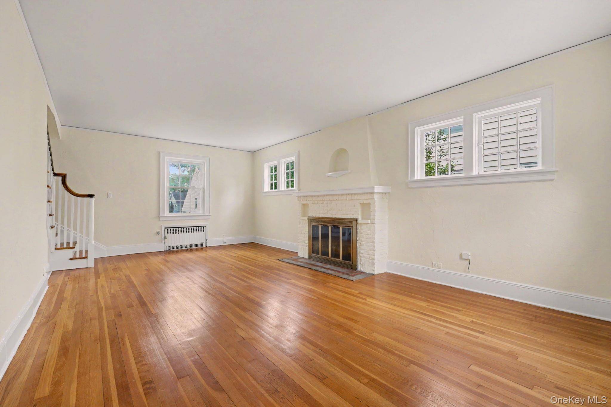 3 Bedroom Home for Sale in Scarsdale - New York - USA - 4