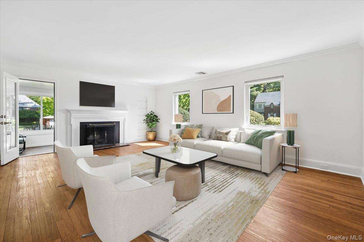 3 Bedroom Home for Sale in Scarsdale - New York - USA - 4