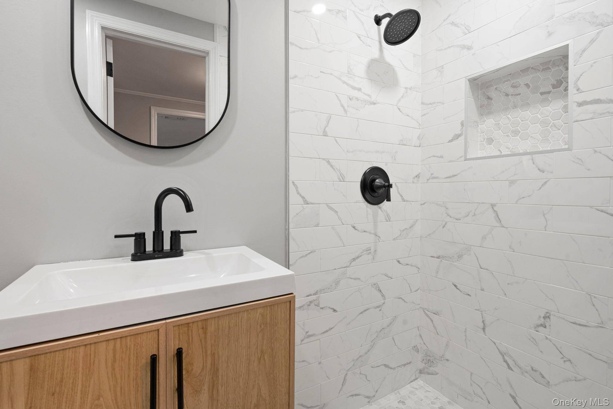 Casa de 3 Dormitorios en Venta en Seaford - Nueva York - EE. UU. - 7