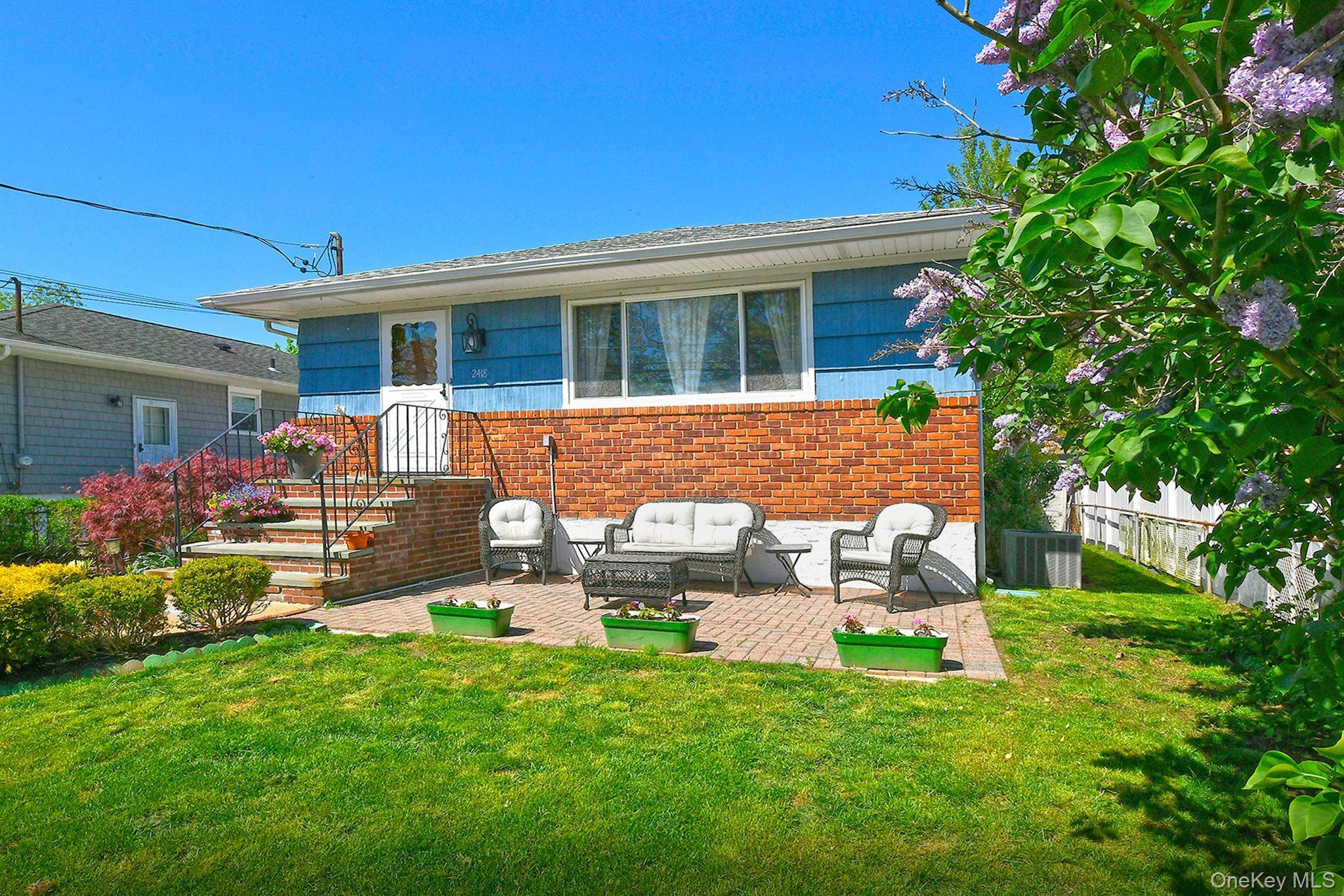 Casa de 3 Dormitorios en Venta en Seaford - Nueva York - EE. UU. - 2