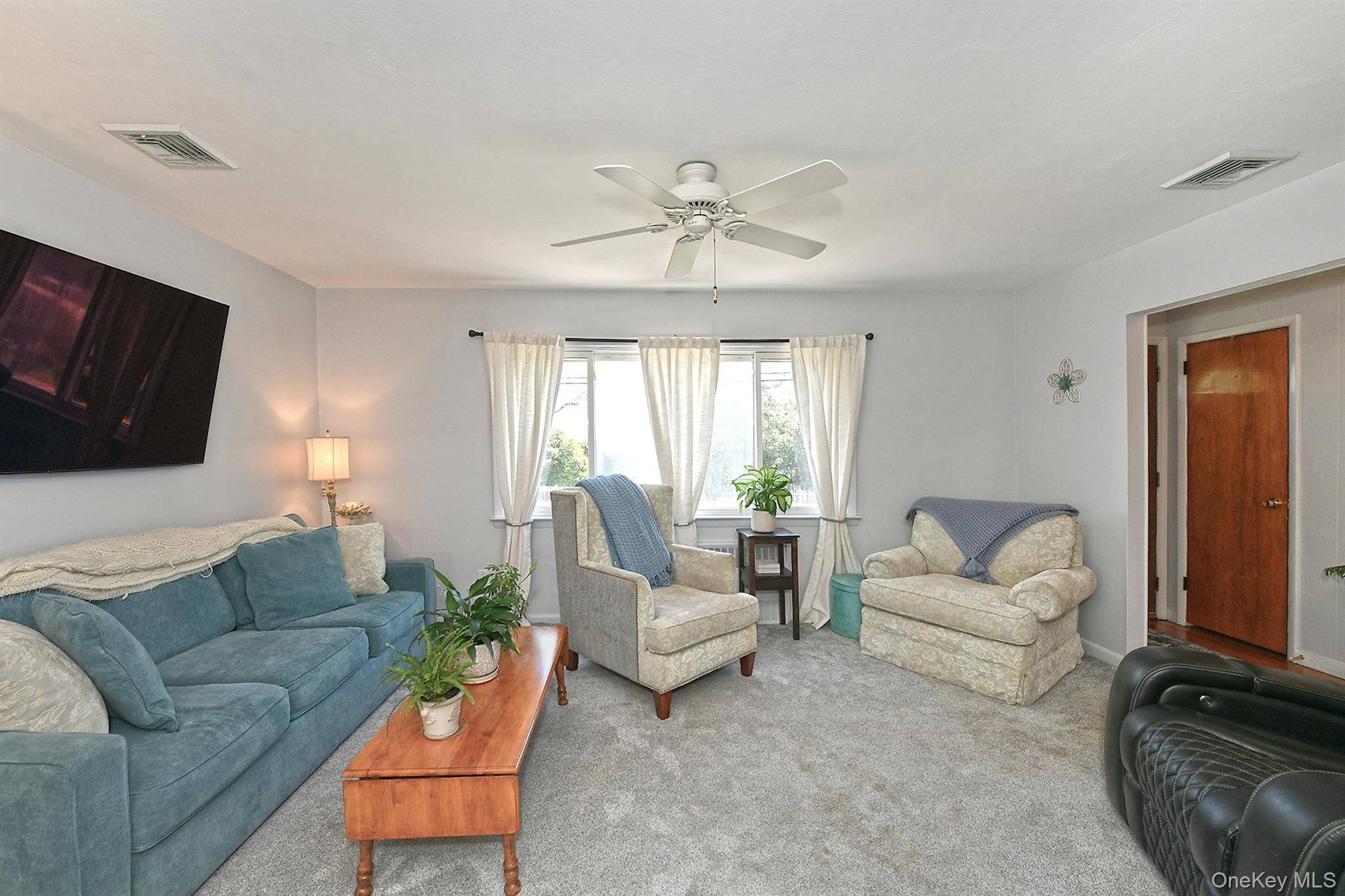 Casa de 3 Dormitorios en Venta en Seaford - Nueva York - EE. UU. - 8