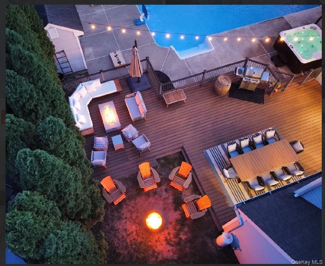 Casa de 3 Dormitorios en Venta en Shirley - Nueva York - EE. UU. - 1