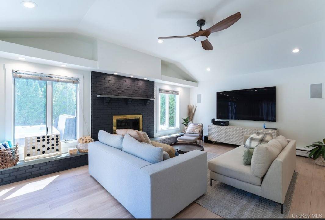 Casa de 3 Dormitorios en Venta en Shirley - Nueva York - EE. UU. - 3