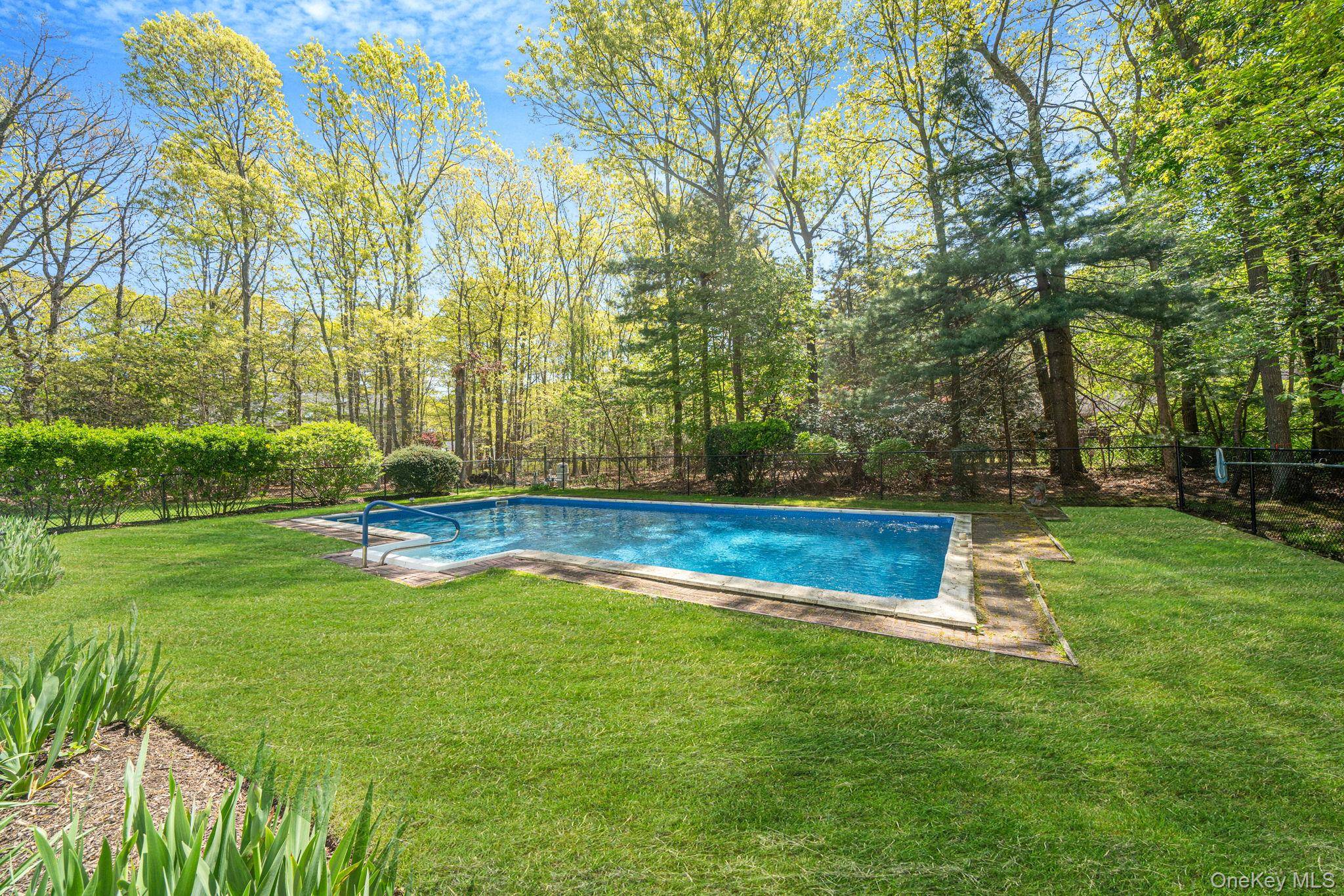 3 Bedroom Home for Sale in Shoreham - New York - USA - 7