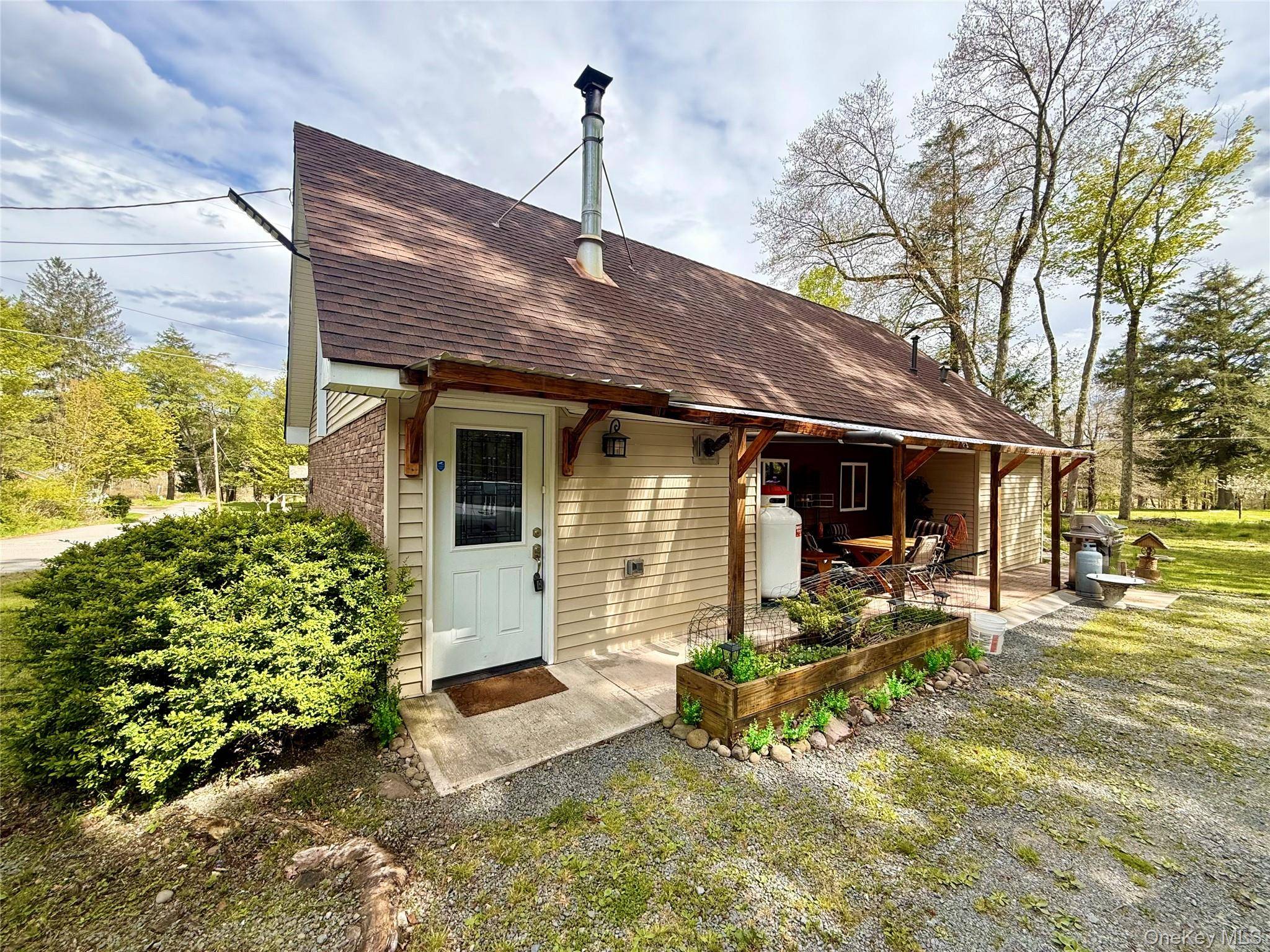 3 Bedroom Home for Sale in Smallwood - New York - USA - 3