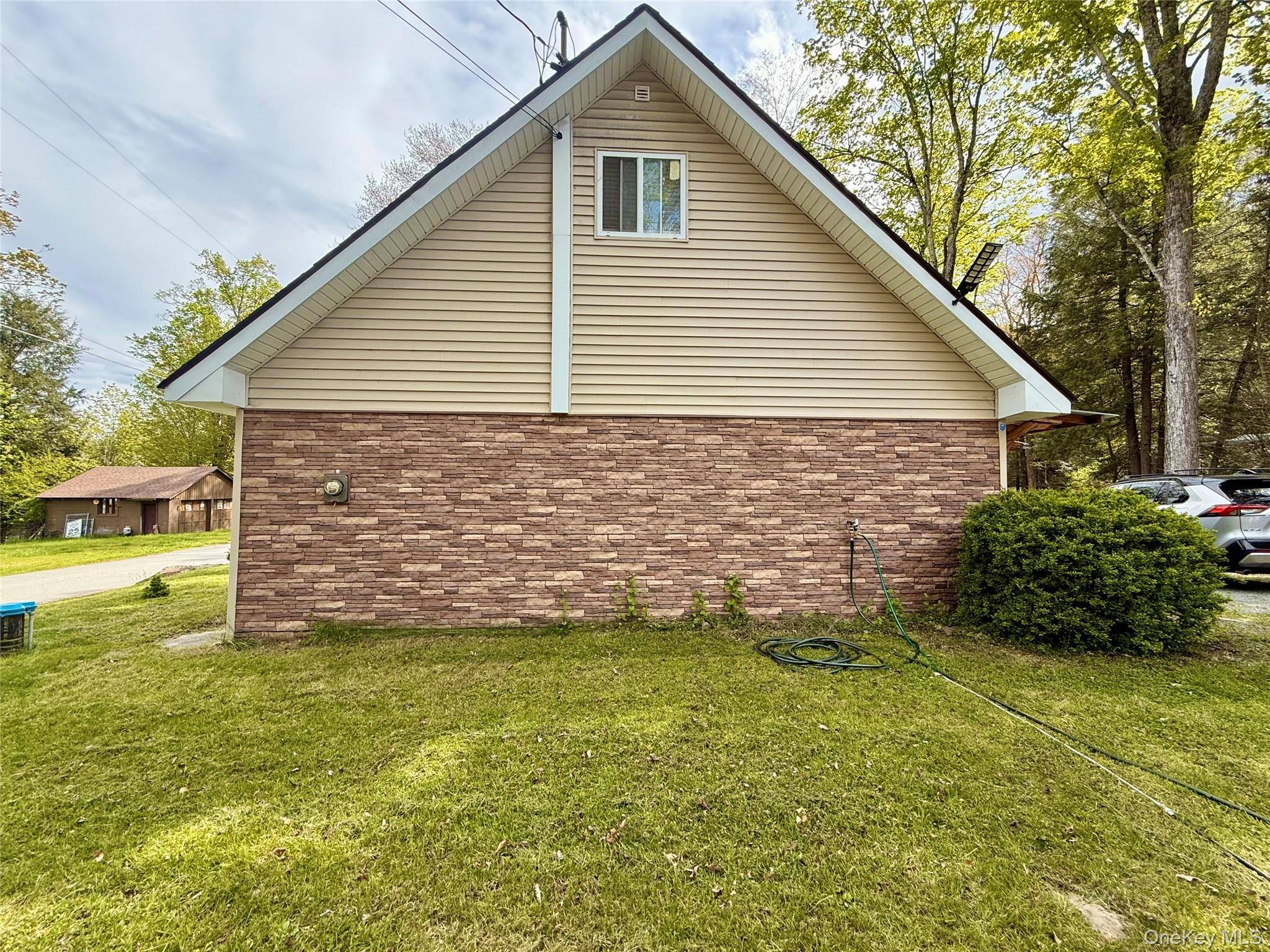 3 Bedroom Home for Sale in Smallwood - New York - USA - 4