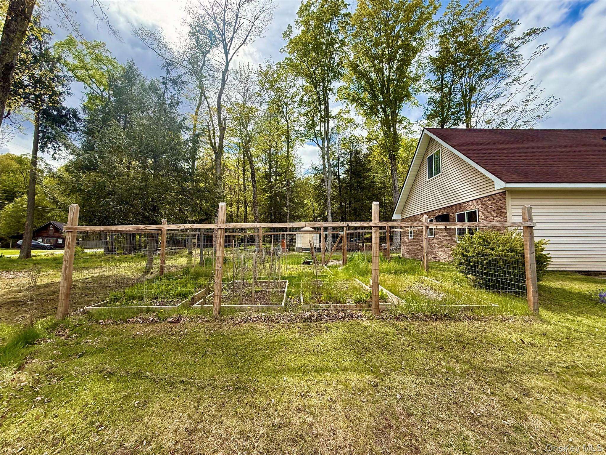 3 Bedroom Home for Sale in Smallwood - New York - USA - 7