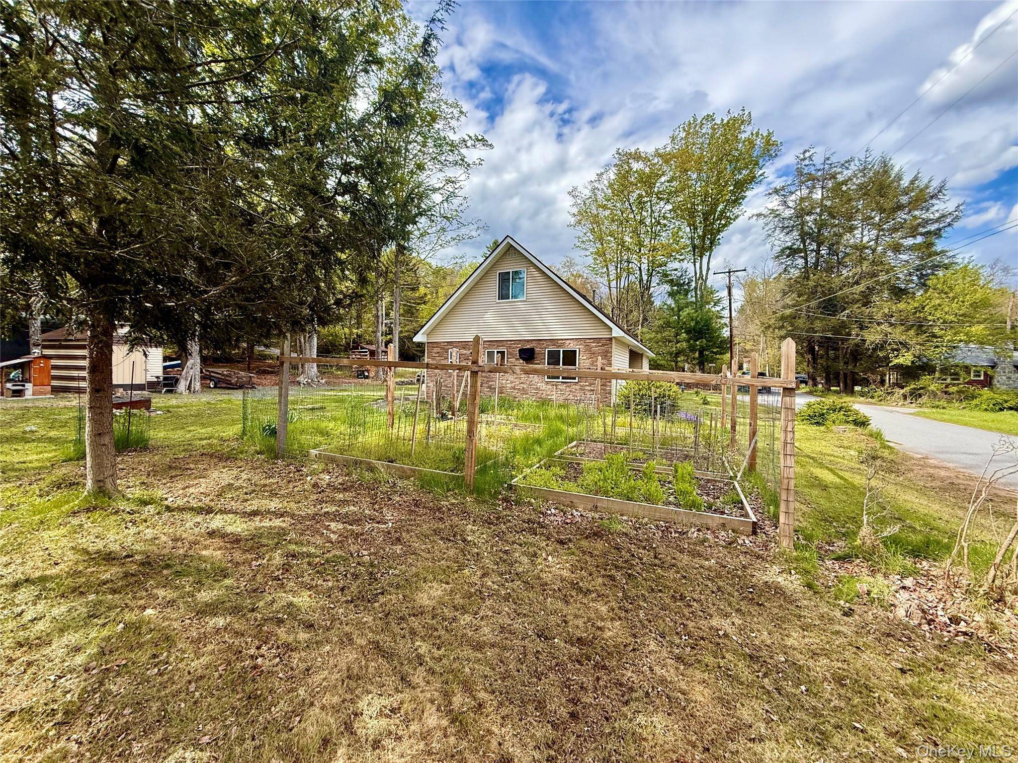 3 Bedroom Home for Sale in Smallwood - New York - USA - 8