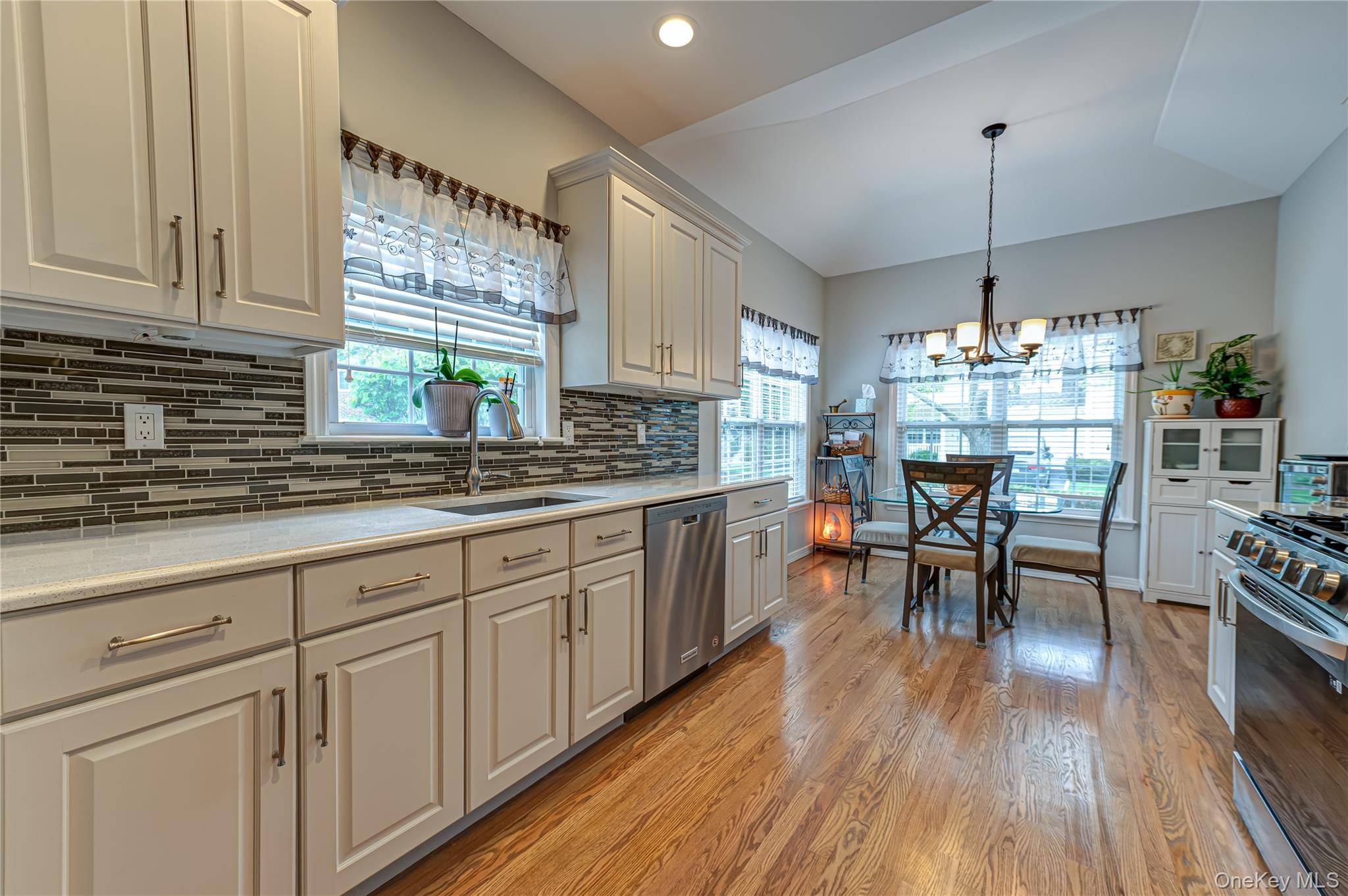 Casa de 3 Dormitorios en Venta en Smithtown - Nueva York - EE. UU. - 5