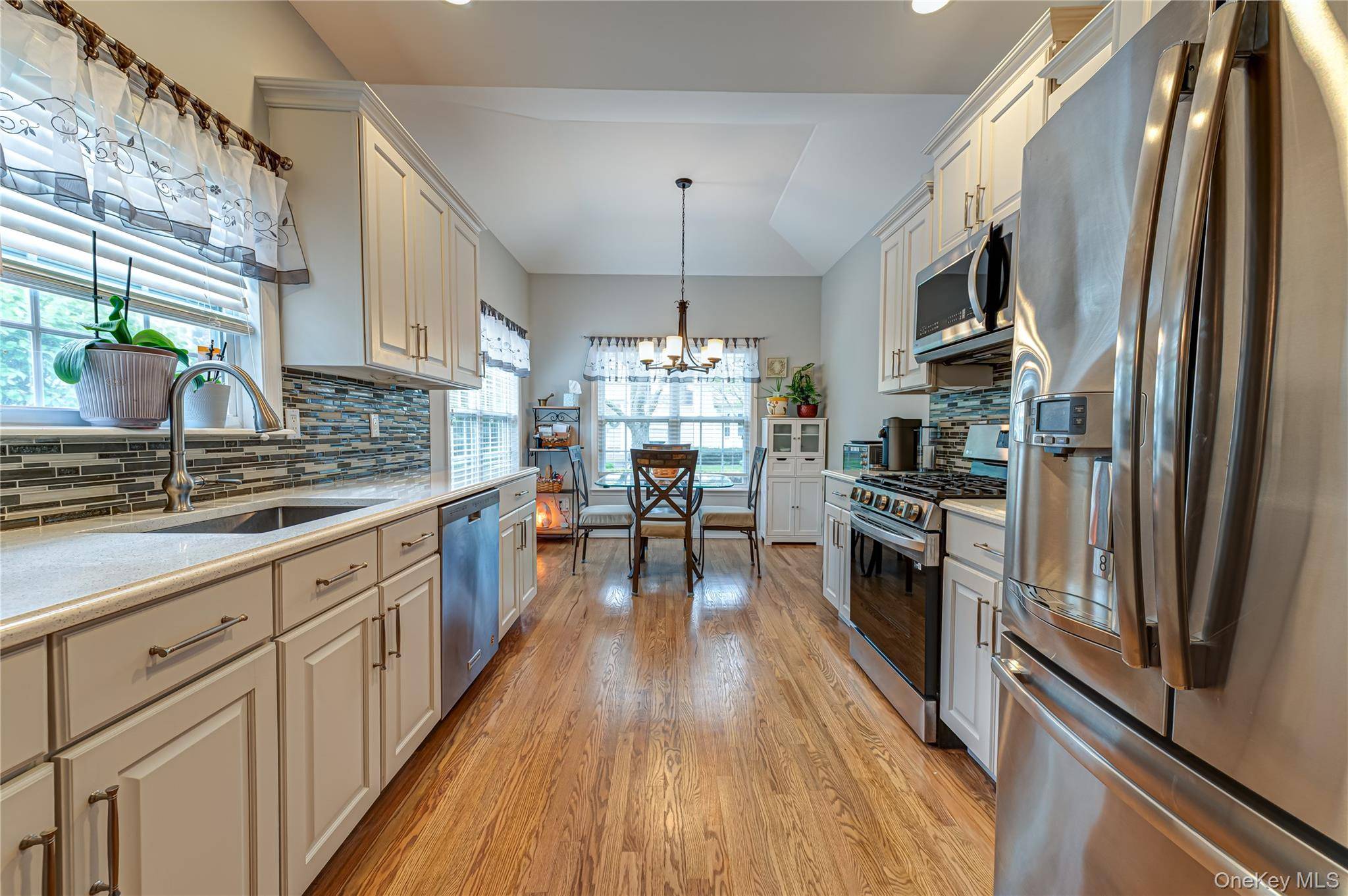 Casa de 3 Dormitorios en Venta en Smithtown - Nueva York - EE. UU. - 6