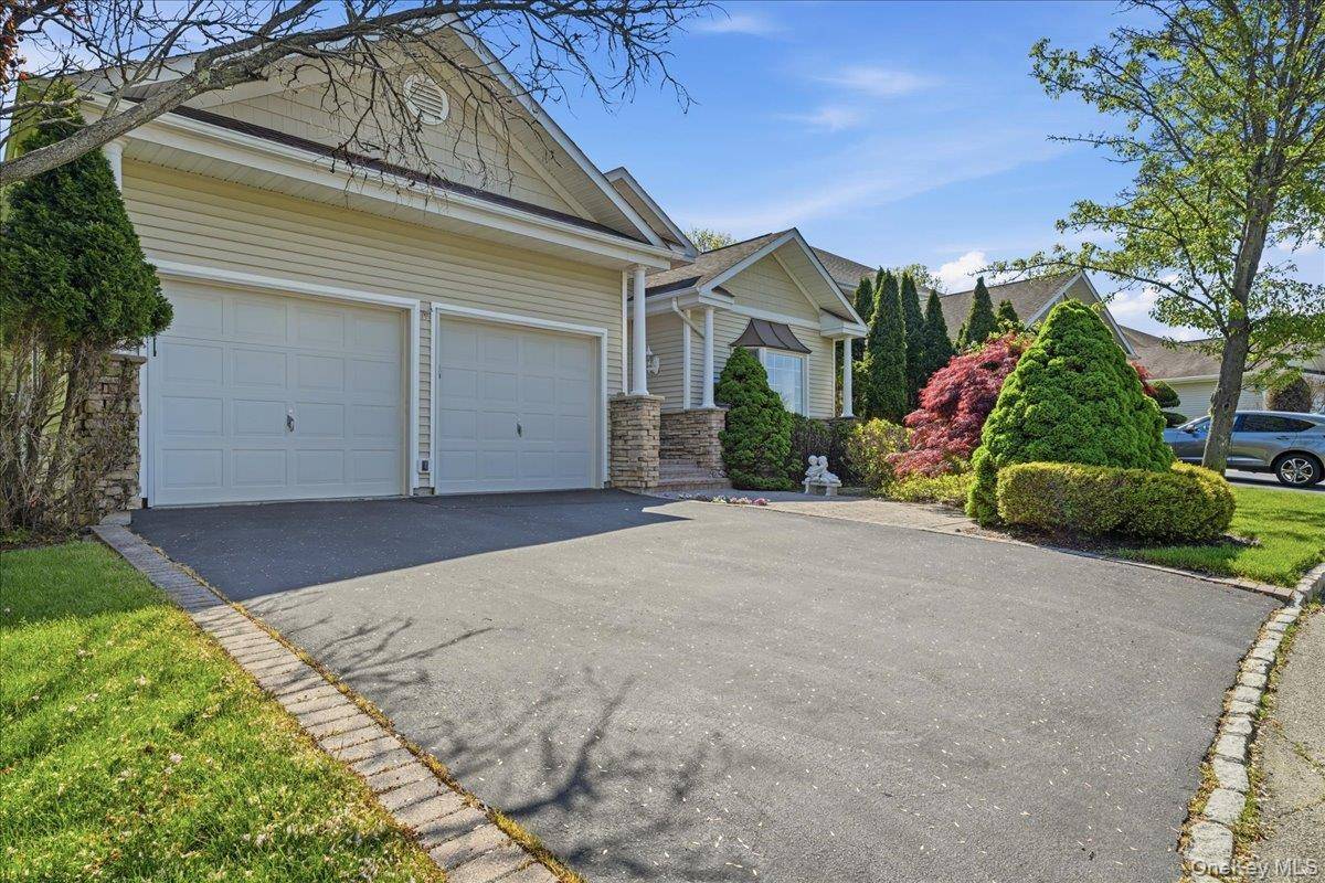 Casa com 3 Quartos à Venda em Smithtown - Nova Iorque - EUA - 2