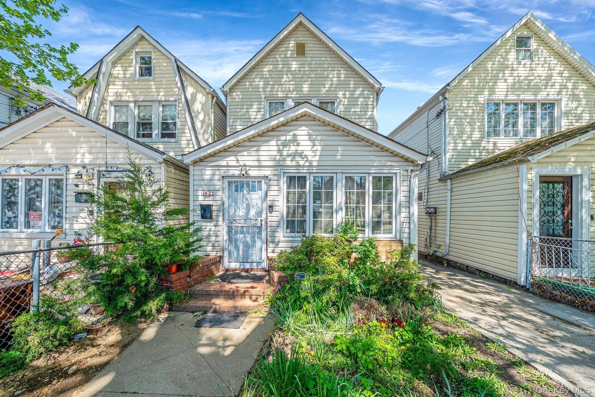 Casa de 3 Dormitorios en Venta en South Ozone Park - Nueva York - EE. UU. - 2