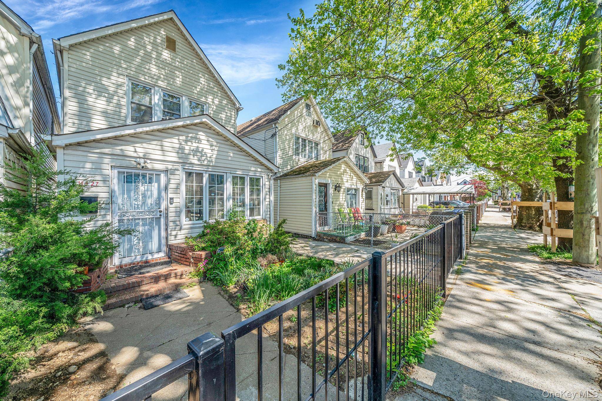 Casa de 3 Dormitorios en Venta en South Ozone Park - Nueva York - EE. UU. - 3