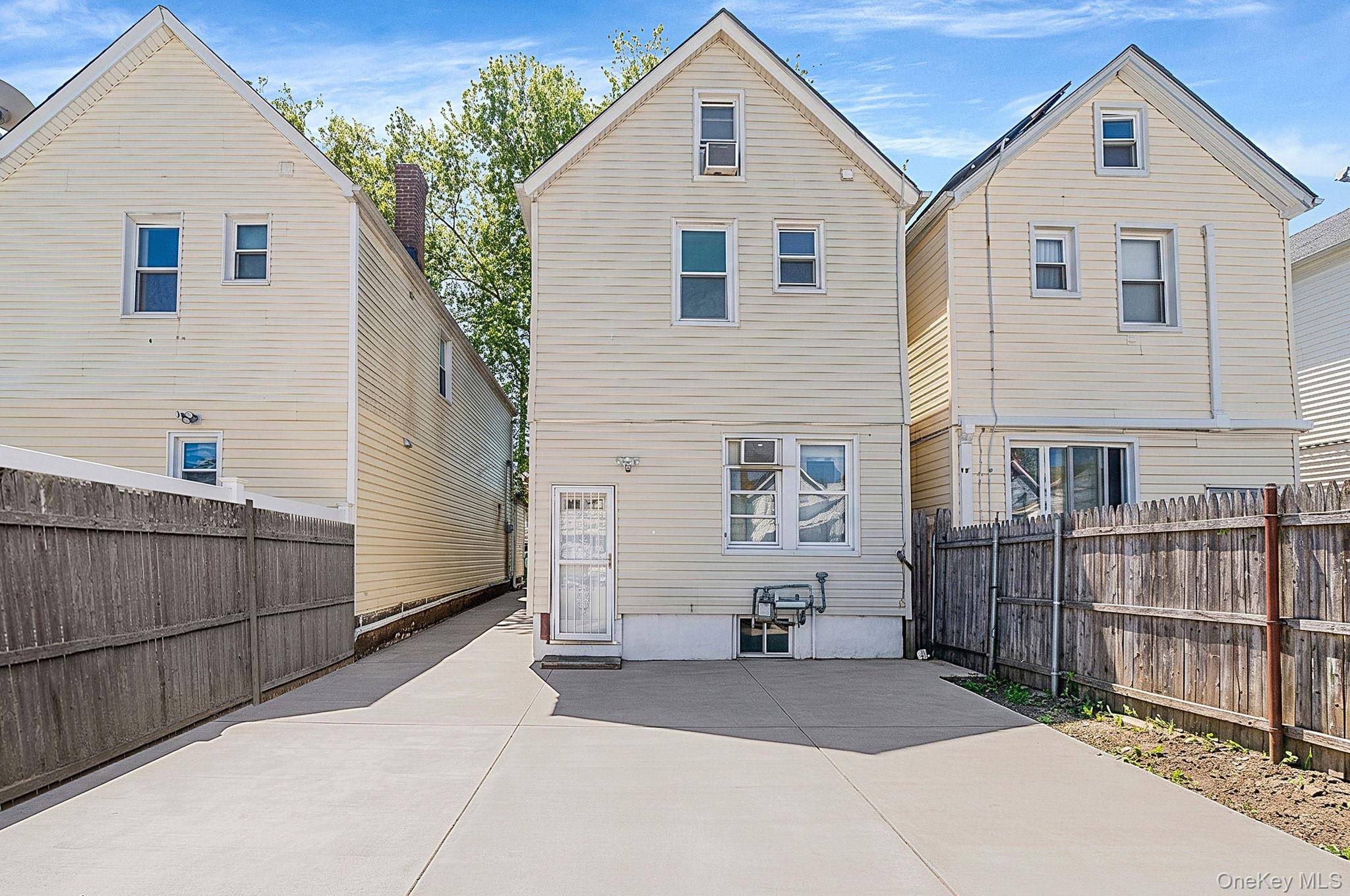 Casa de 3 Dormitorios en Venta en South Ozone Park - Nueva York - EE. UU. - 6