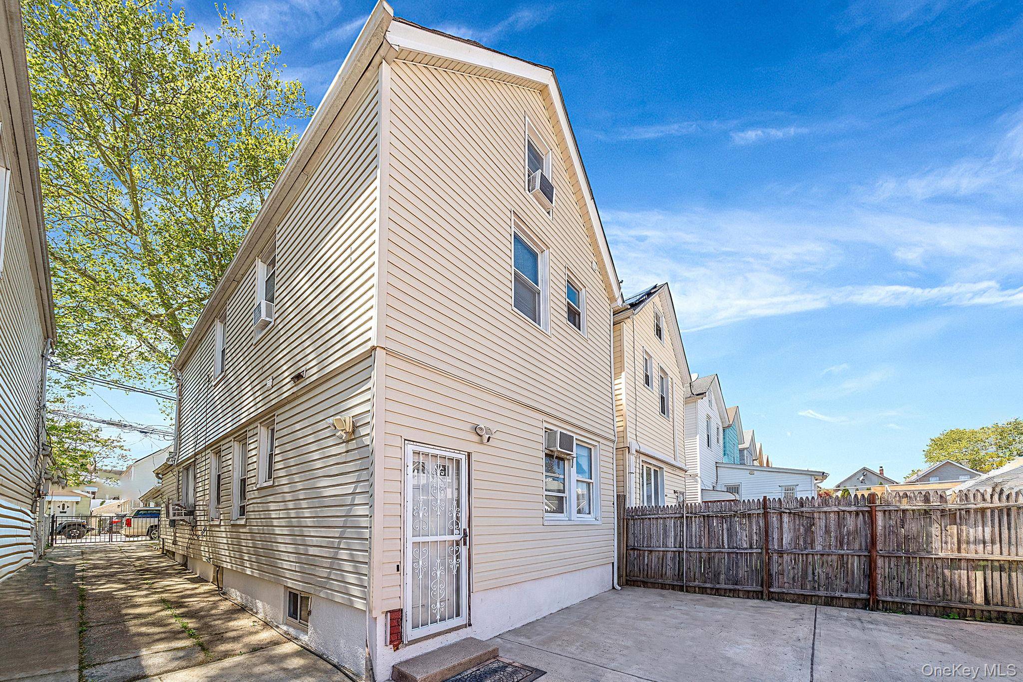 Casa de 3 Dormitorios en Venta en South Ozone Park - Nueva York - EE. UU. - 7