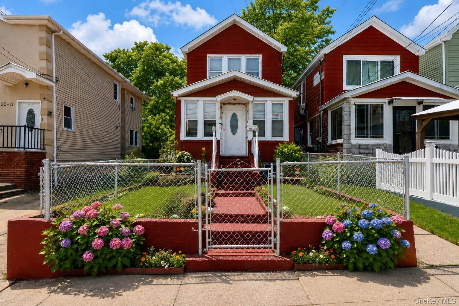 Casa com 3 Quartos à Venda em South Ozone Park - Nova Iorque - EUA - 1
