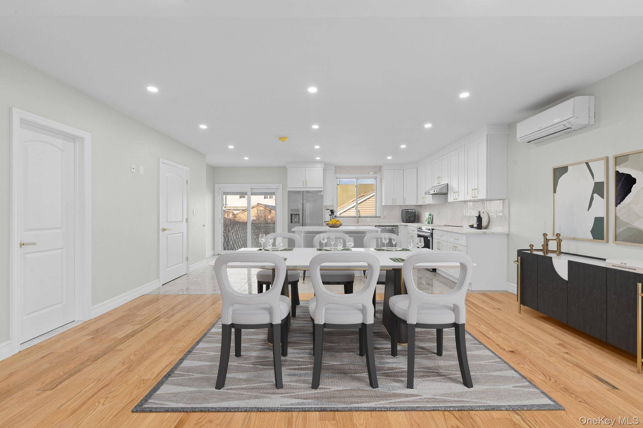 Casa com 3 Quartos à Venda em Springfield Gardens - Nova Iorque - EUA - 2
