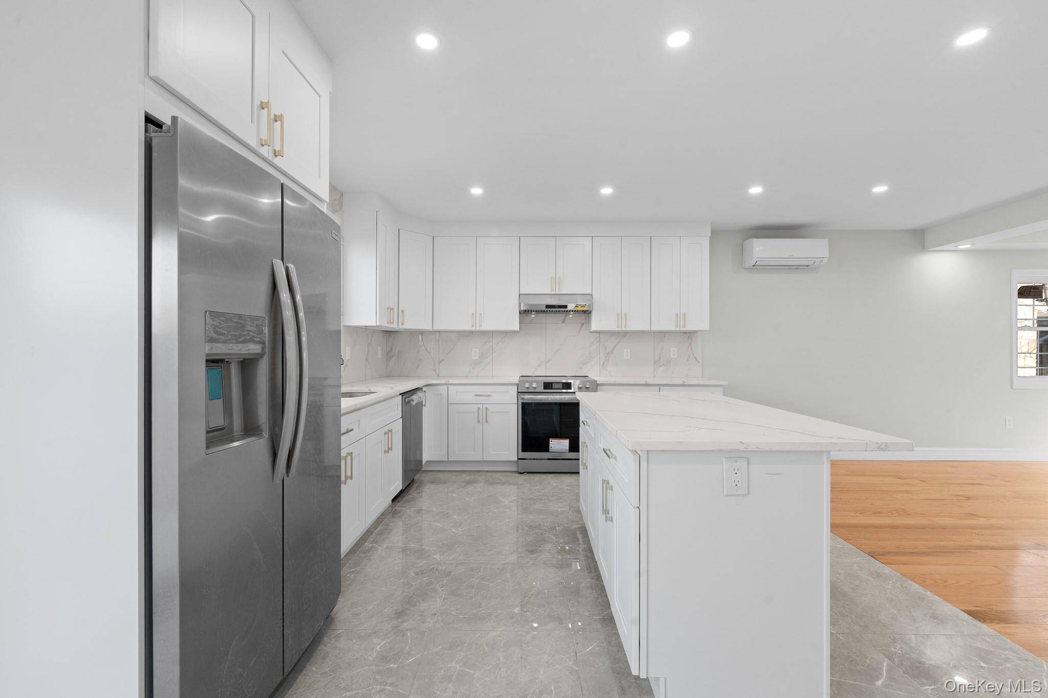Casa com 3 Quartos à Venda em Springfield Gardens - Nova Iorque - EUA - 4