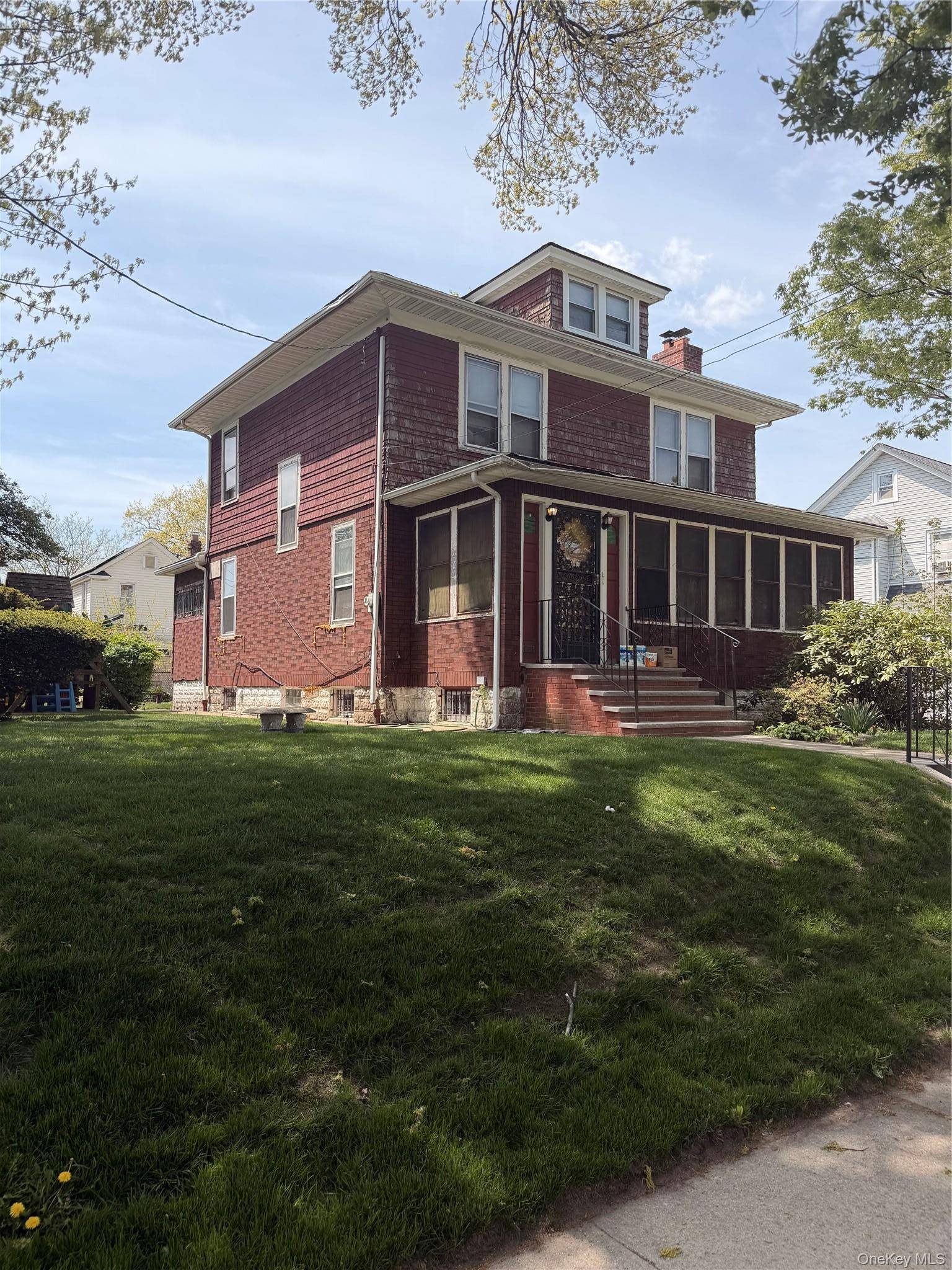 Casa com 3 Quartos à Venda em Springfield Gardens - Nova Iorque - EUA - 2